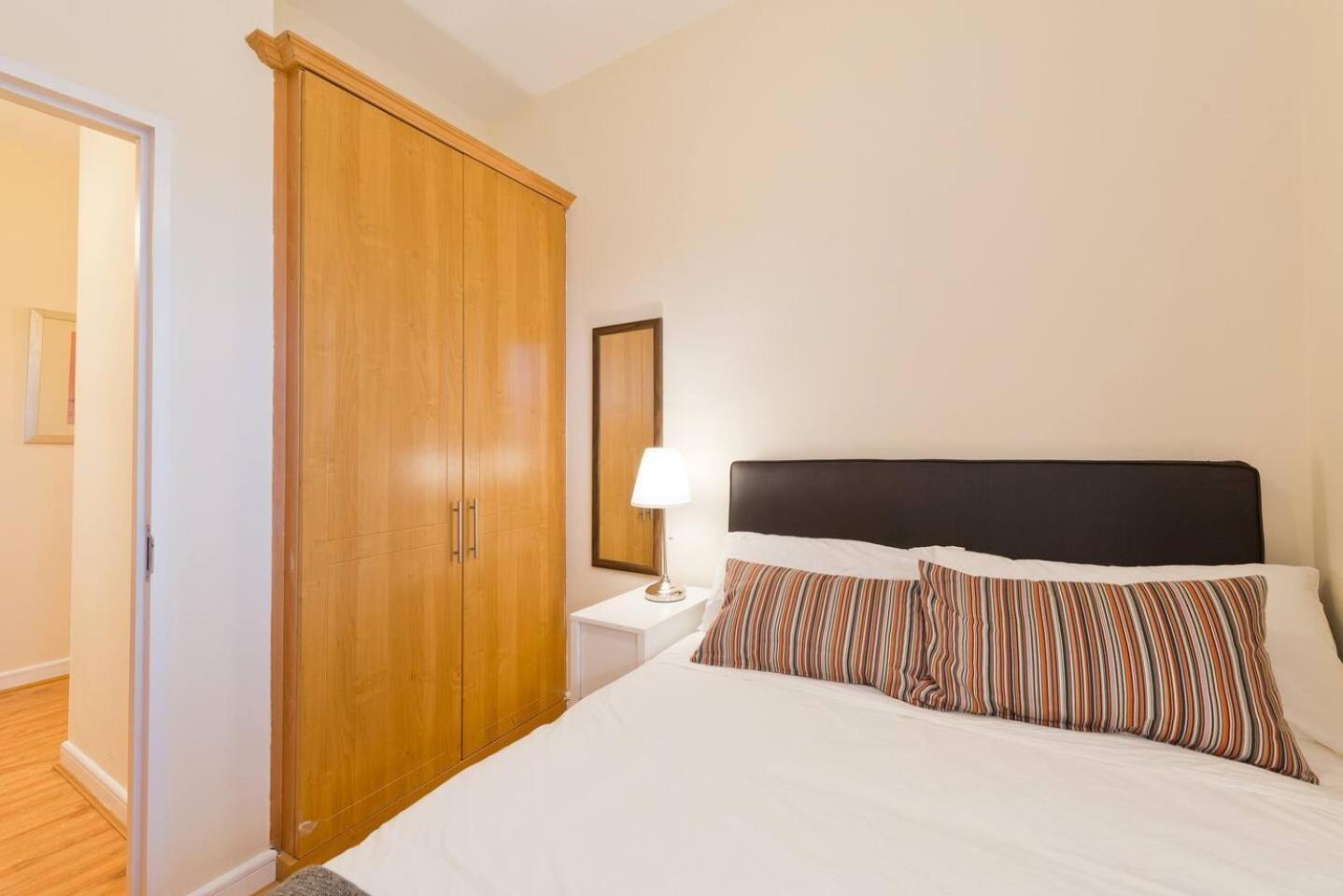 Stunning 3-bed In 1 Appartement *